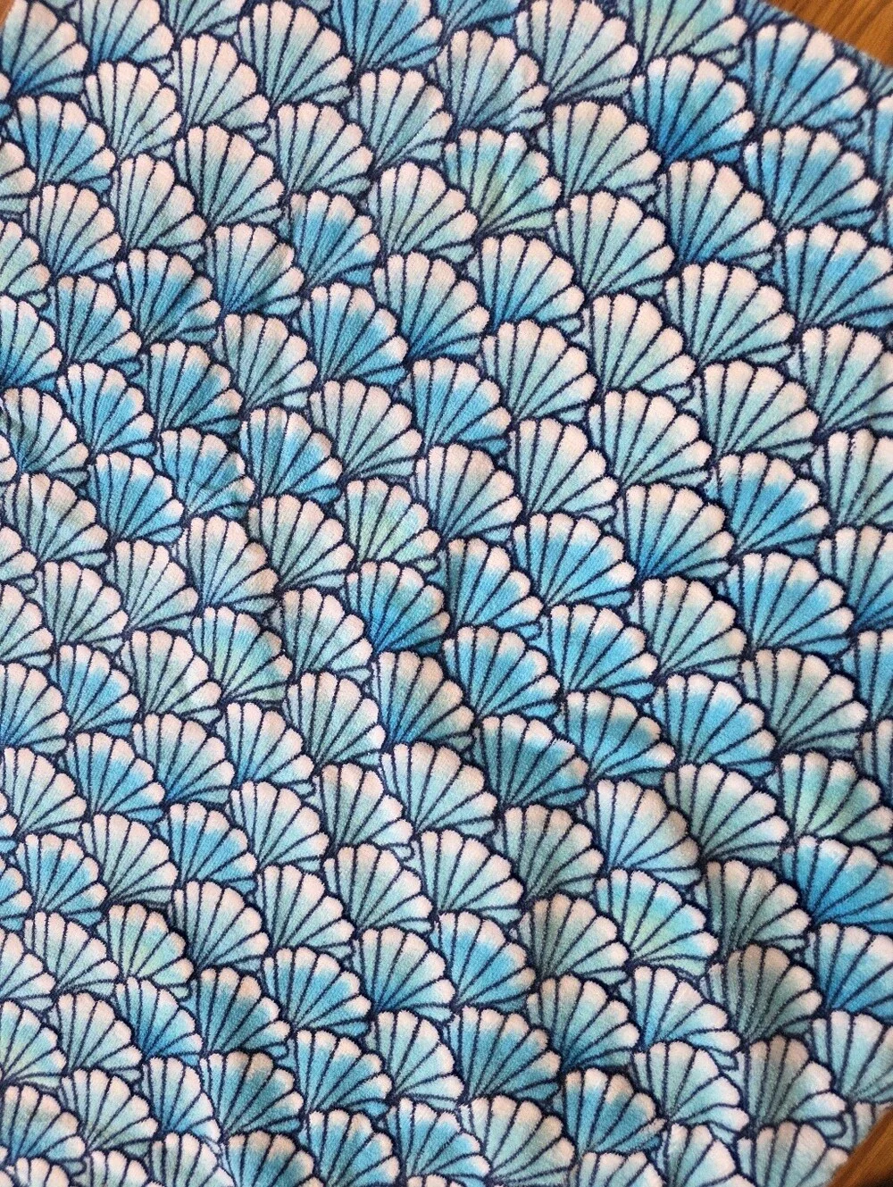 JUSTICE Mermaid Tail Climb In Wrap Turquoise Shell Beach Towel Blanket *EUC*